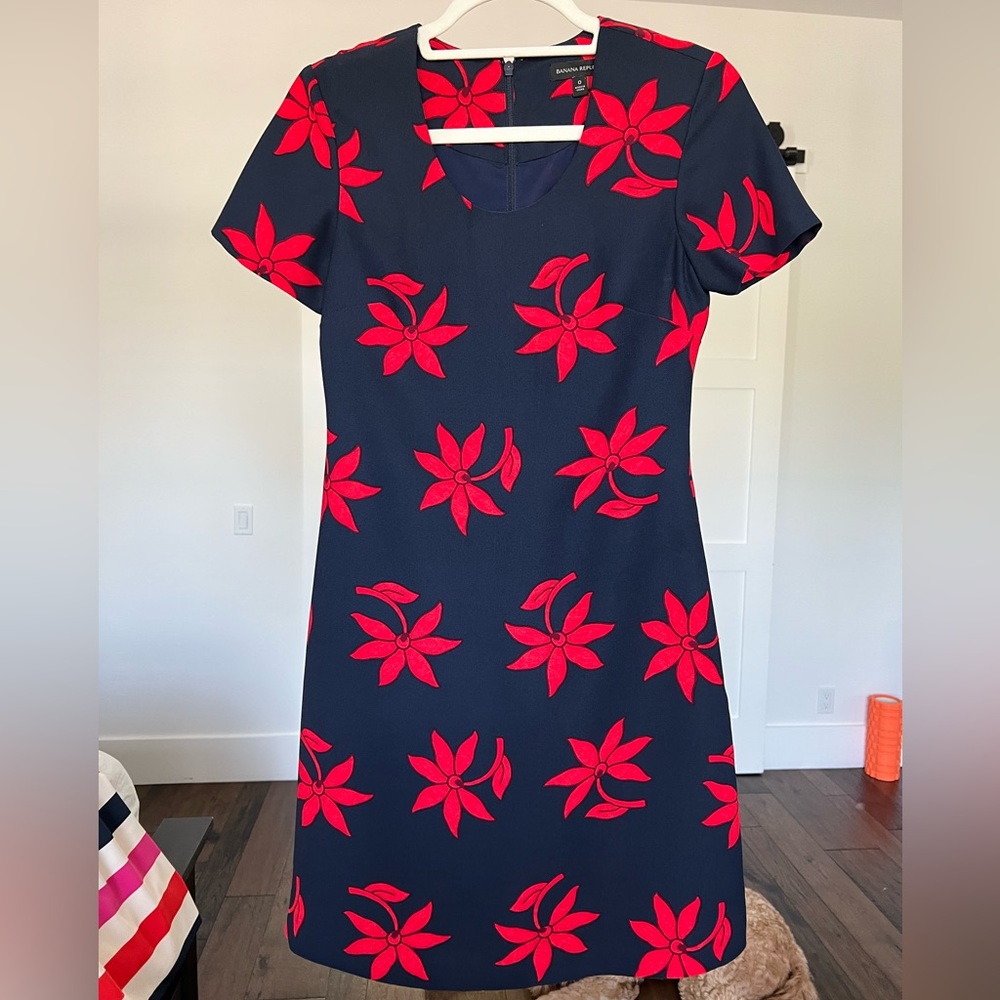 Navy and Red Floral Print Banana Republic Dress Size 0